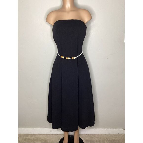 Free People black strapless dress with wood bead belt. Medium. Retails $70 - Picture 4 of 8